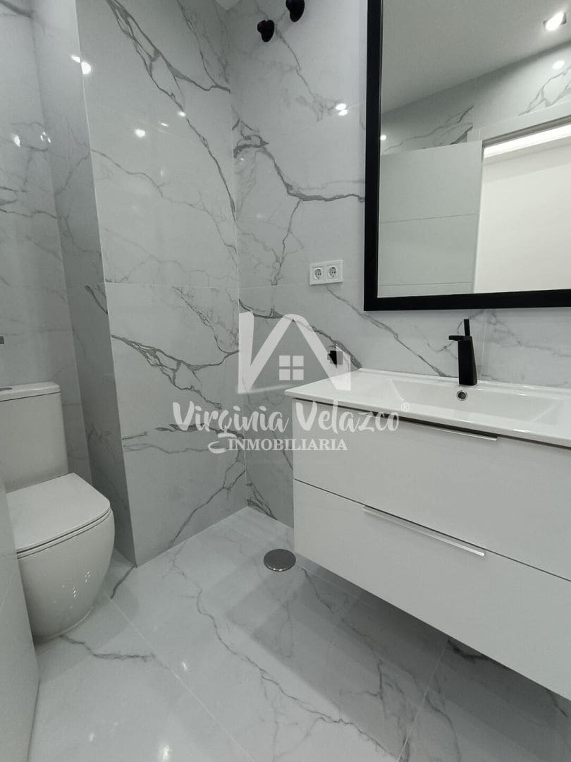 Piso de 3 habitaciones en Fuengirola en venta - 299.000 € (Ref: 9809161)