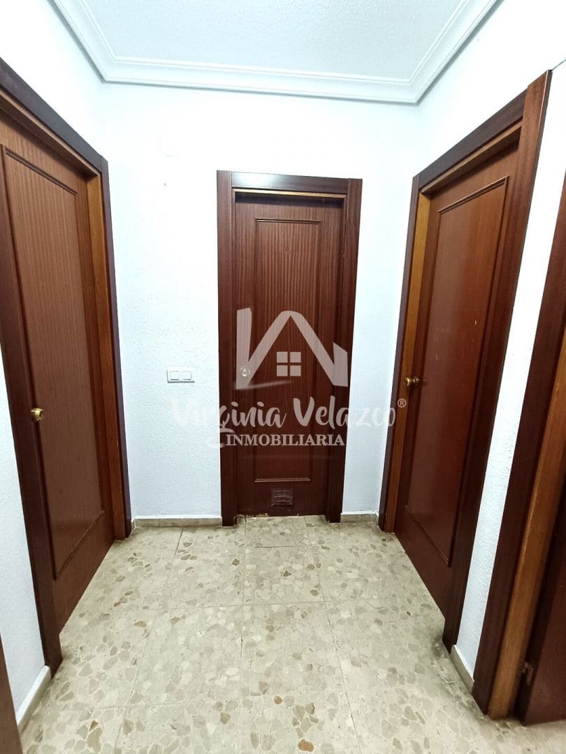 3 bedroom Flat for sale in Malaga city - € 435,000 (Ref: 9809162)