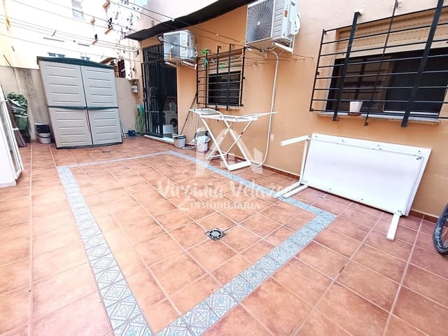 3 bedroom Flat for sale in El Palo, Málaga city - € 435,000 (Ref: 9809162)