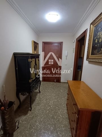 4 bedroom Flat for sale in Málaga city with garage - € 380,000 (Ref: 9813311)