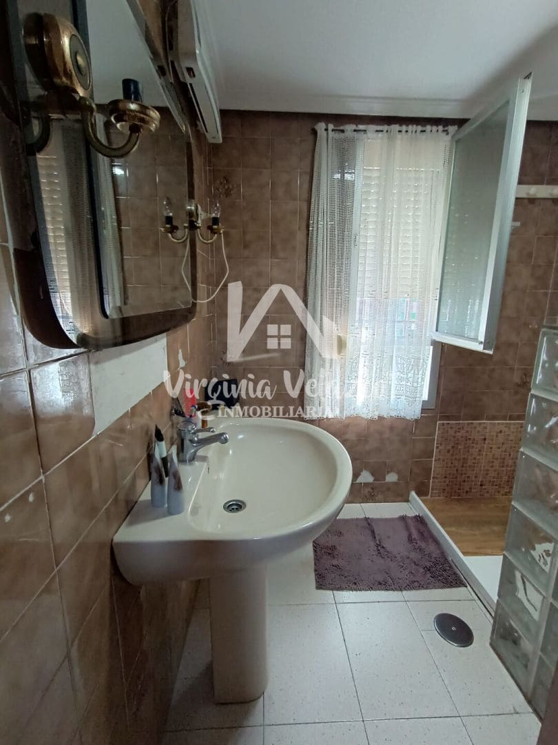 4 bedroom Flat for sale in Malaga city with garage - € 380,000 (Ref: 9813311)