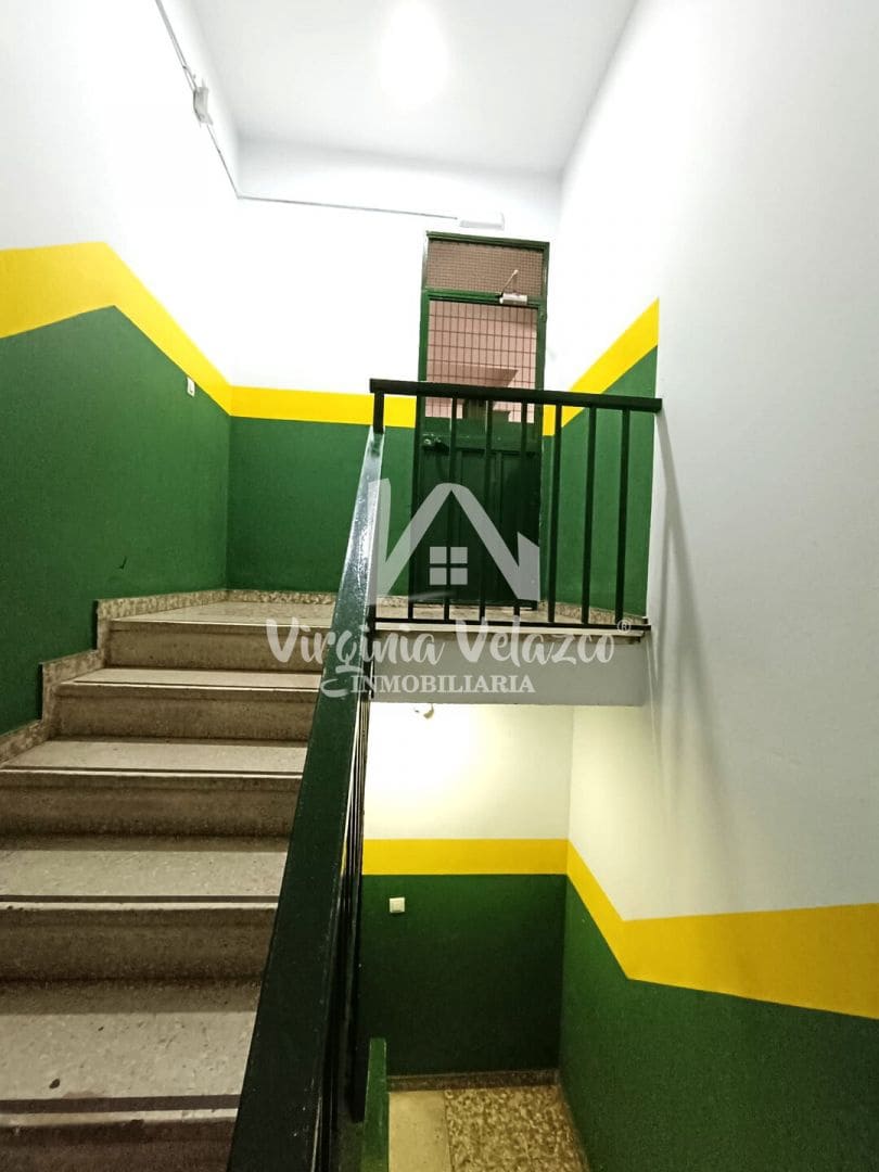 4 bedroom Flat for sale in Malaga city with garage - € 380,000 (Ref: 9813311)