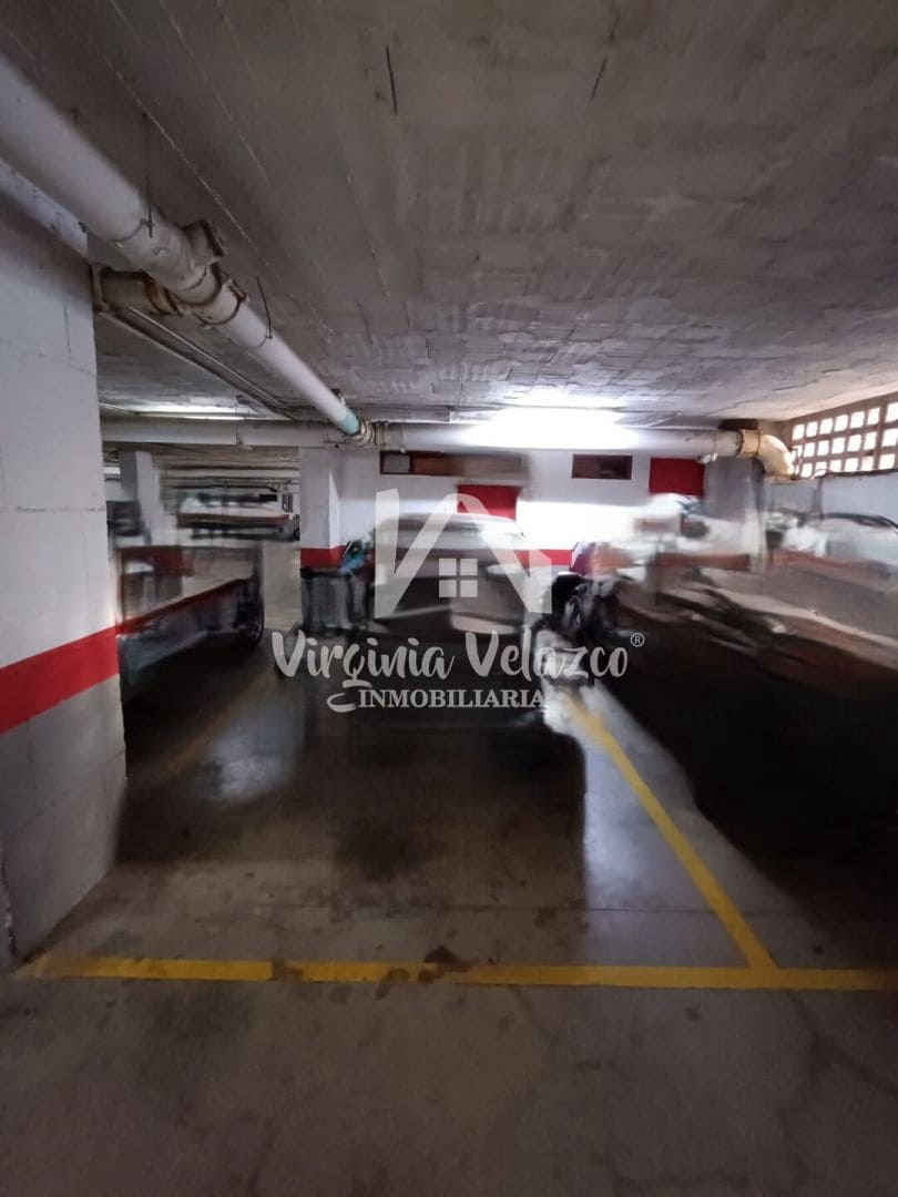 4 bedroom Flat for sale in Malaga city with garage - € 380,000 (Ref: 9813311)