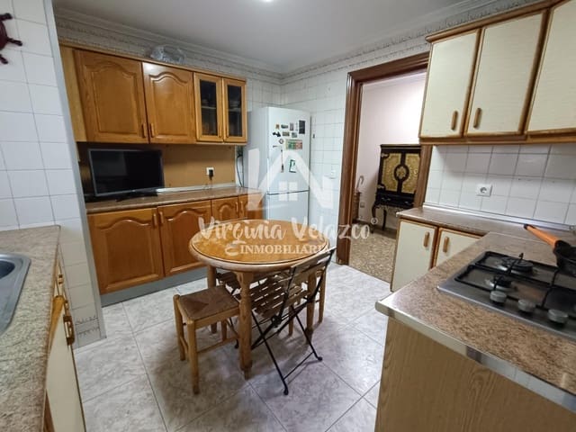 4 bedroom Flat for sale in Málaga city with garage - € 380,000 (Ref: 9813311)