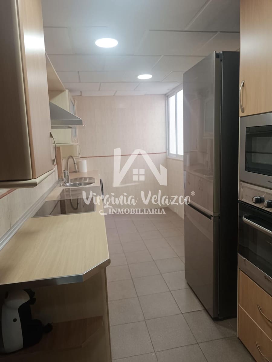 3 bedroom Flat for rent in Rincon de la Victoria with garage - € 1,300 (Ref: 9833620)