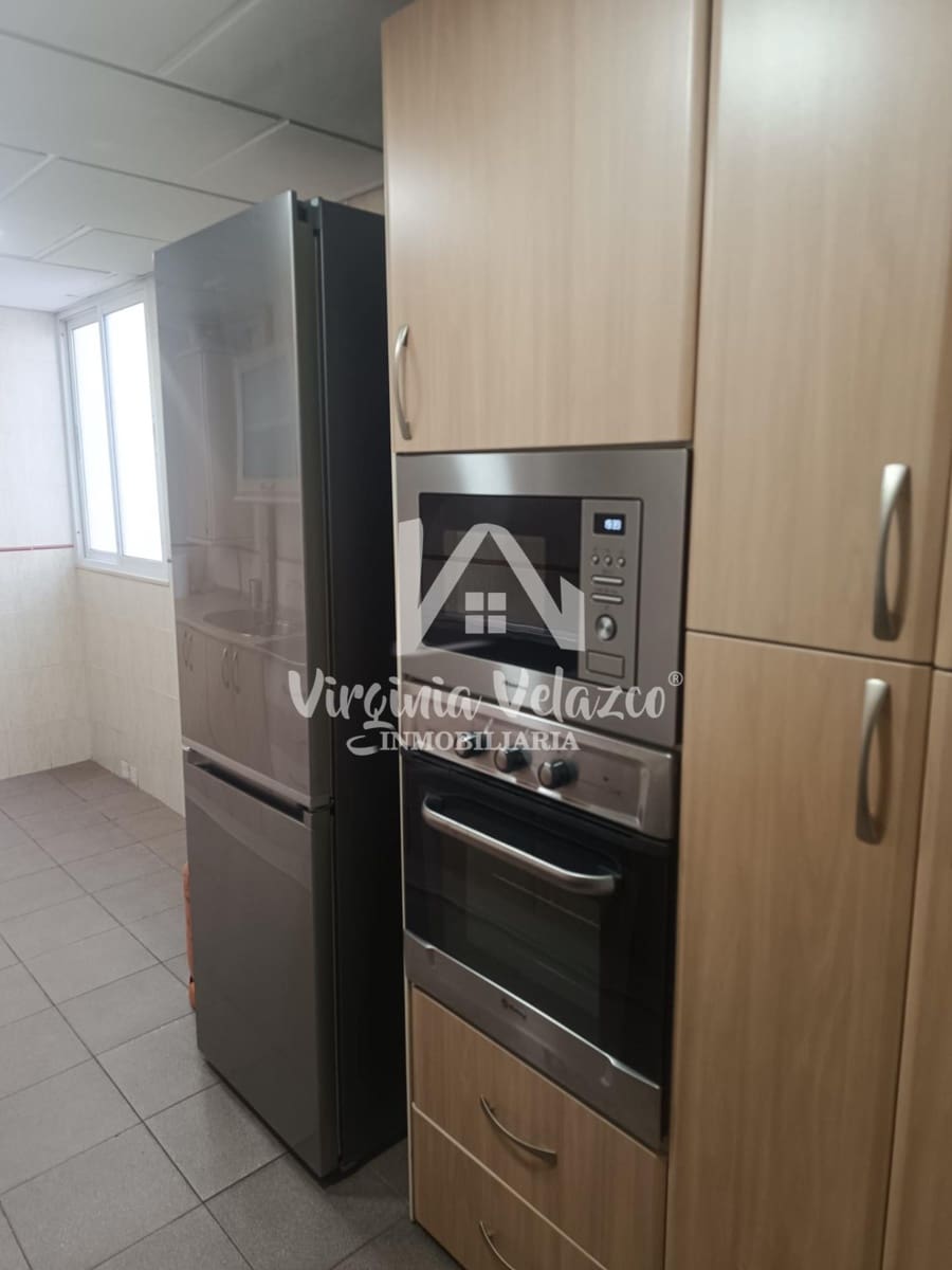 3 bedroom Flat for rent in Rincon de la Victoria with garage - € 1,300 (Ref: 9833620)
