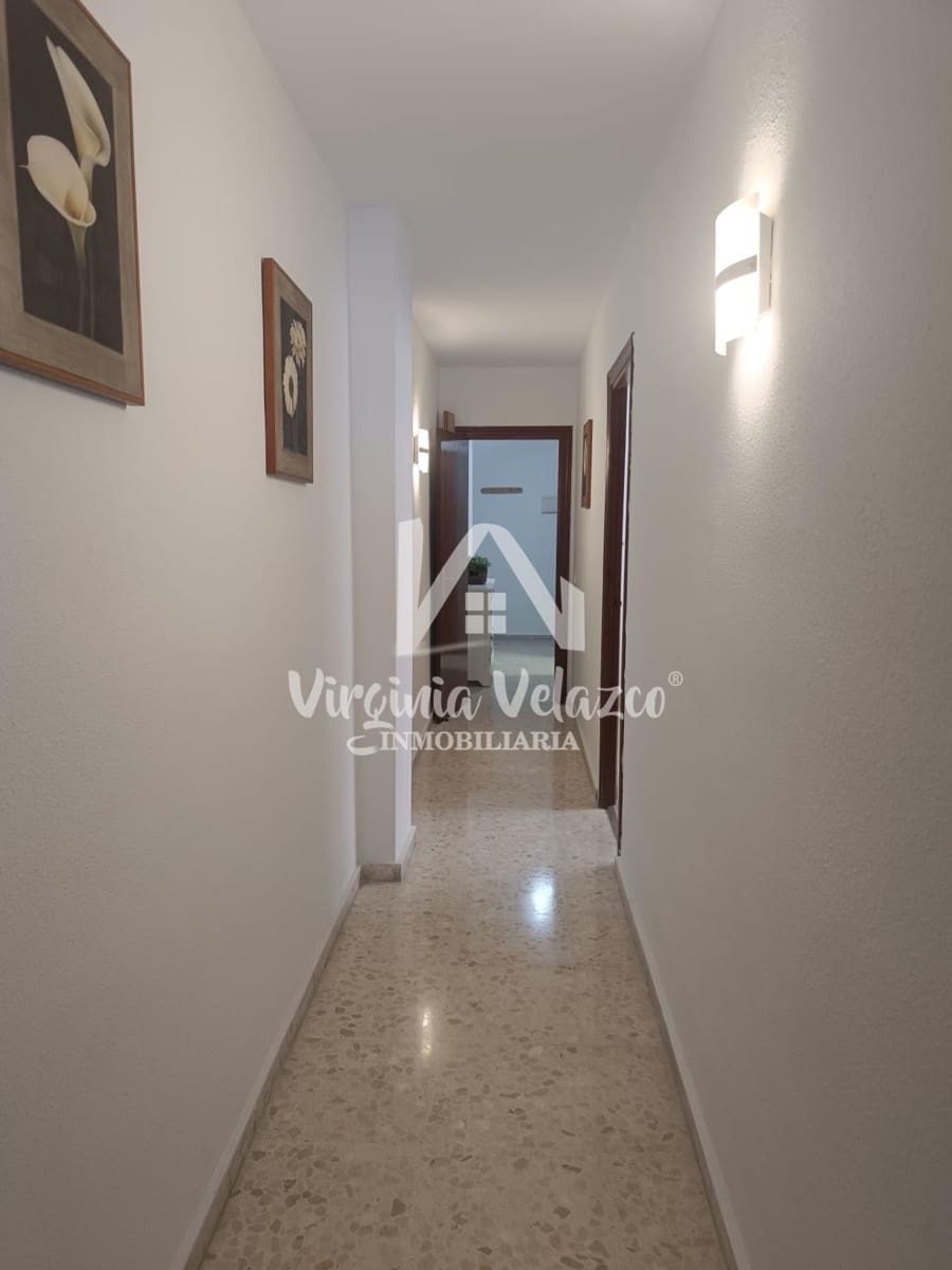 3 bedroom Flat for rent in Rincon de la Victoria with garage - € 1,300 (Ref: 9833620)