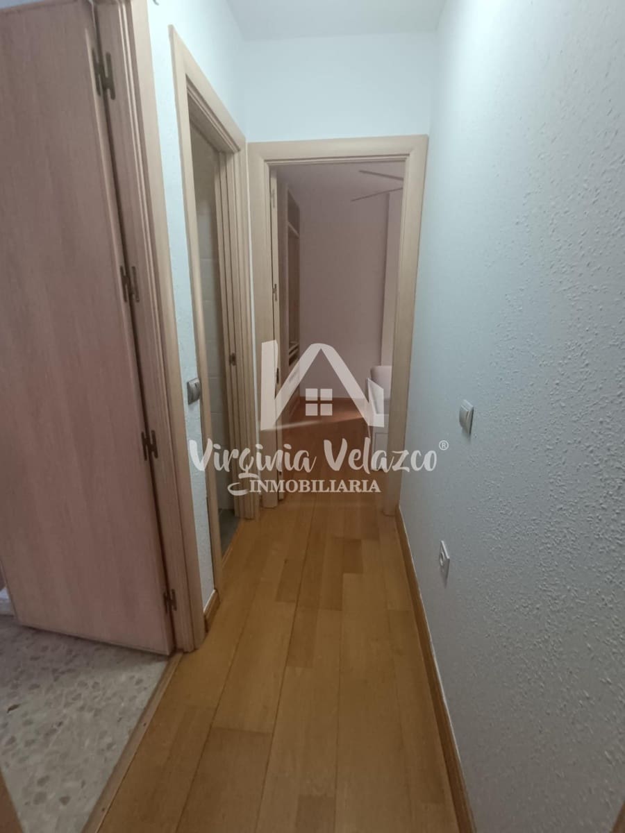 3 bedroom Flat for rent in Rincon de la Victoria with garage - € 1,300 (Ref: 9833620)