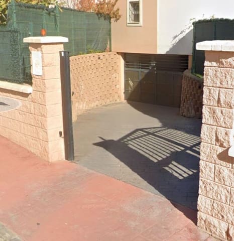 Garaje en Rincón de la Victoria en venta - 20.000 € (Ref: 9833621)