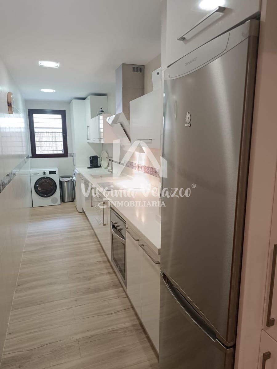 Apartamento de 3 habitaciones en Rincón de la Victoria en venta con garaje - 300.000 € (Ref: 9833622)