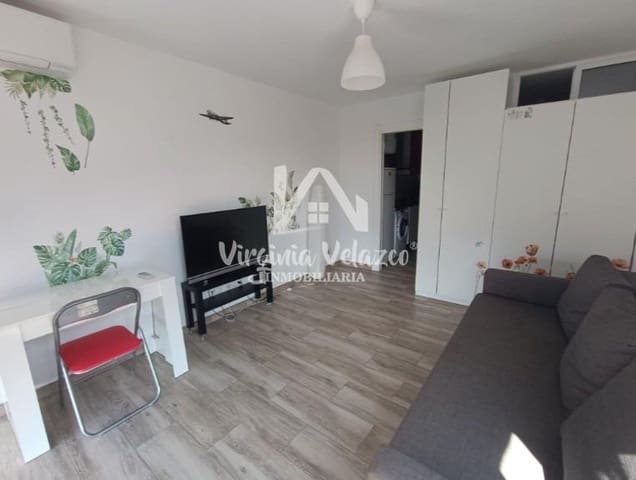 1 soveværelse Lejlighed til leje i La Cala del Moral, Rincón de la Victoria med swimmingpool - € 750 (Ref: 9957954)