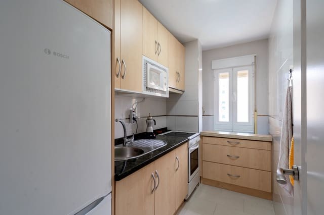 2 quarto Apartamento para arrendar em Almuñécar com piscina garagem - 815 € (Ref: 10091546)