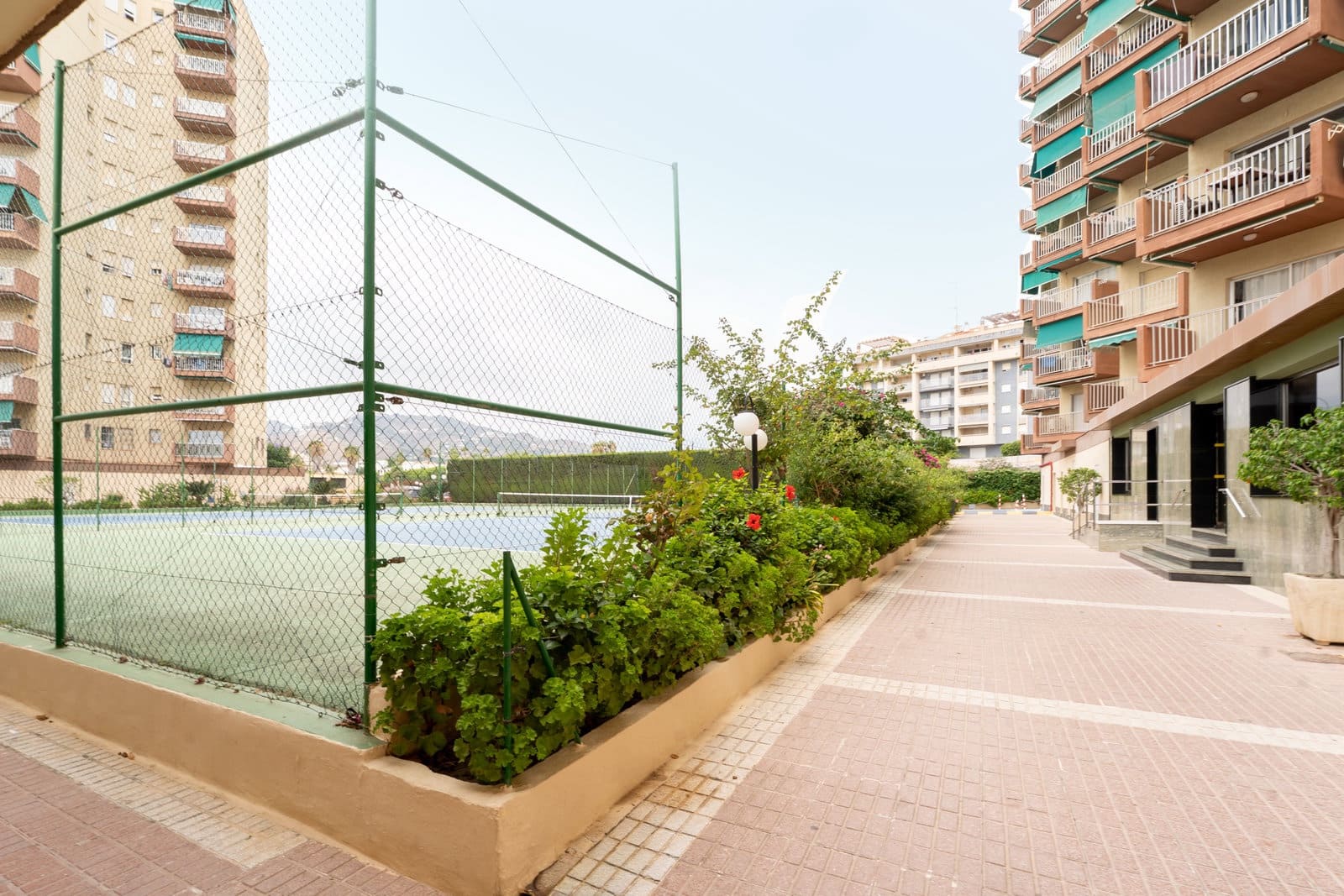 2 quarto Apartamento para arrendar em Almunecar com piscina garagem - 815 € (Ref: 10091546)