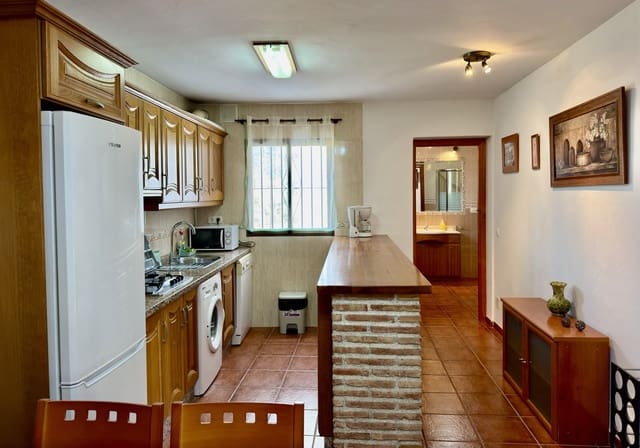 2 slaapkamer Finca/Landhuis te huur in Almuñécar met zwembad garage - € 600 (Ref: 10091547)