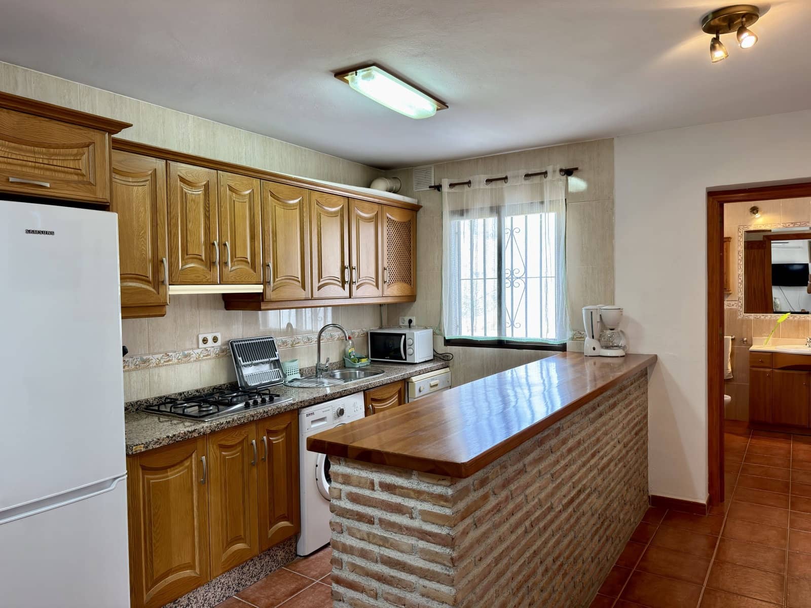 2 slaapkamer Finca/Landhuis te huur in Almunecar met zwembad garage - € 600 (Ref: 10091547)