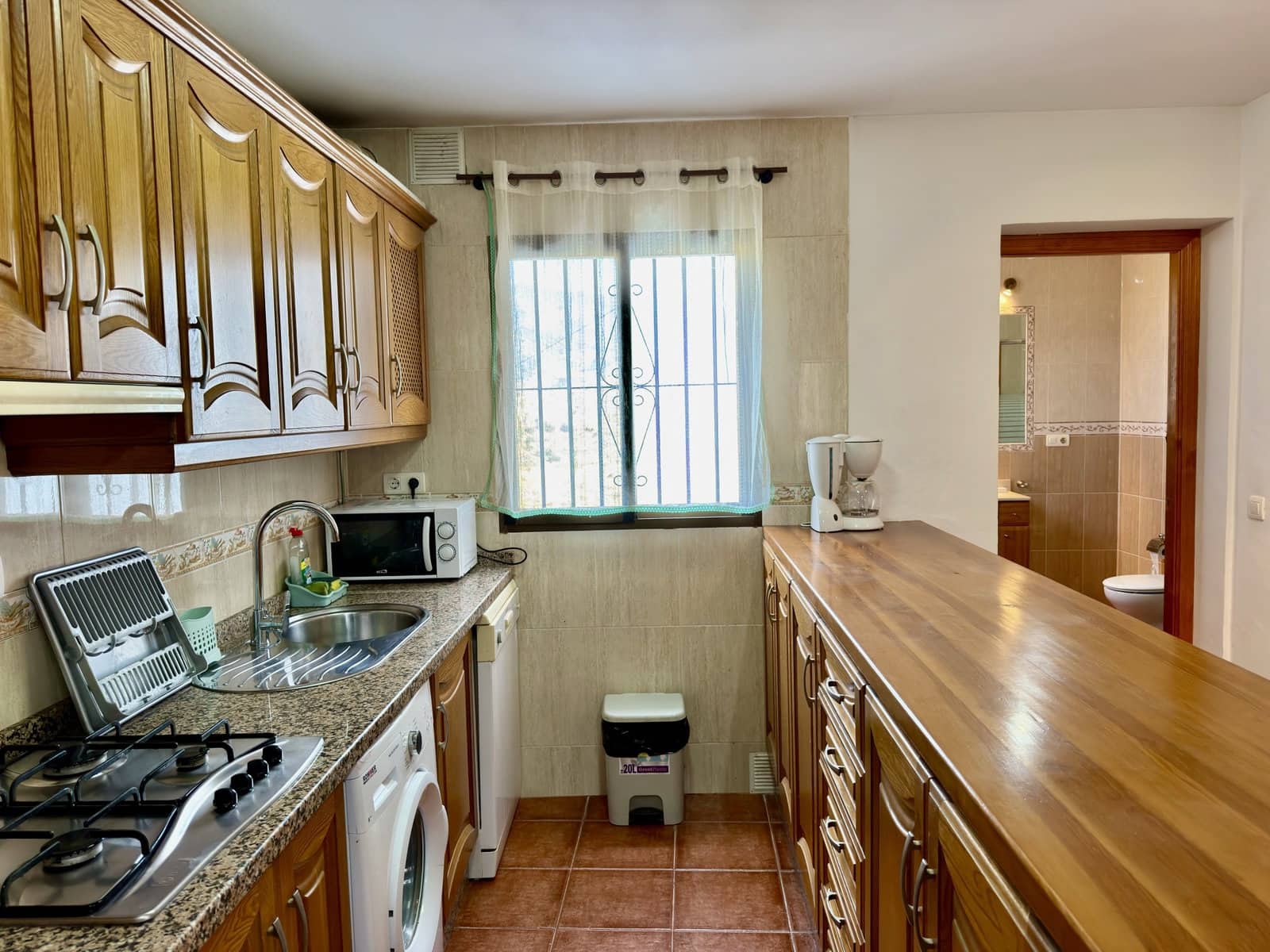 2 slaapkamer Finca/Landhuis te huur in Almunecar met zwembad garage - € 600 (Ref: 10091547)