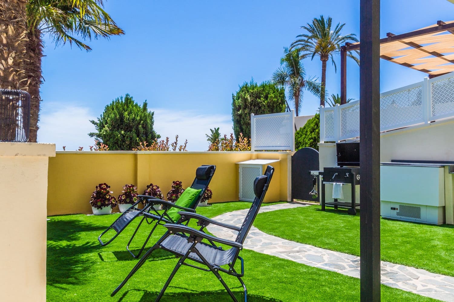 3 slaapkamer Finca/Landhuis te huur in Almunecar met zwembad garage - € 1.560 (Ref: 10091548)