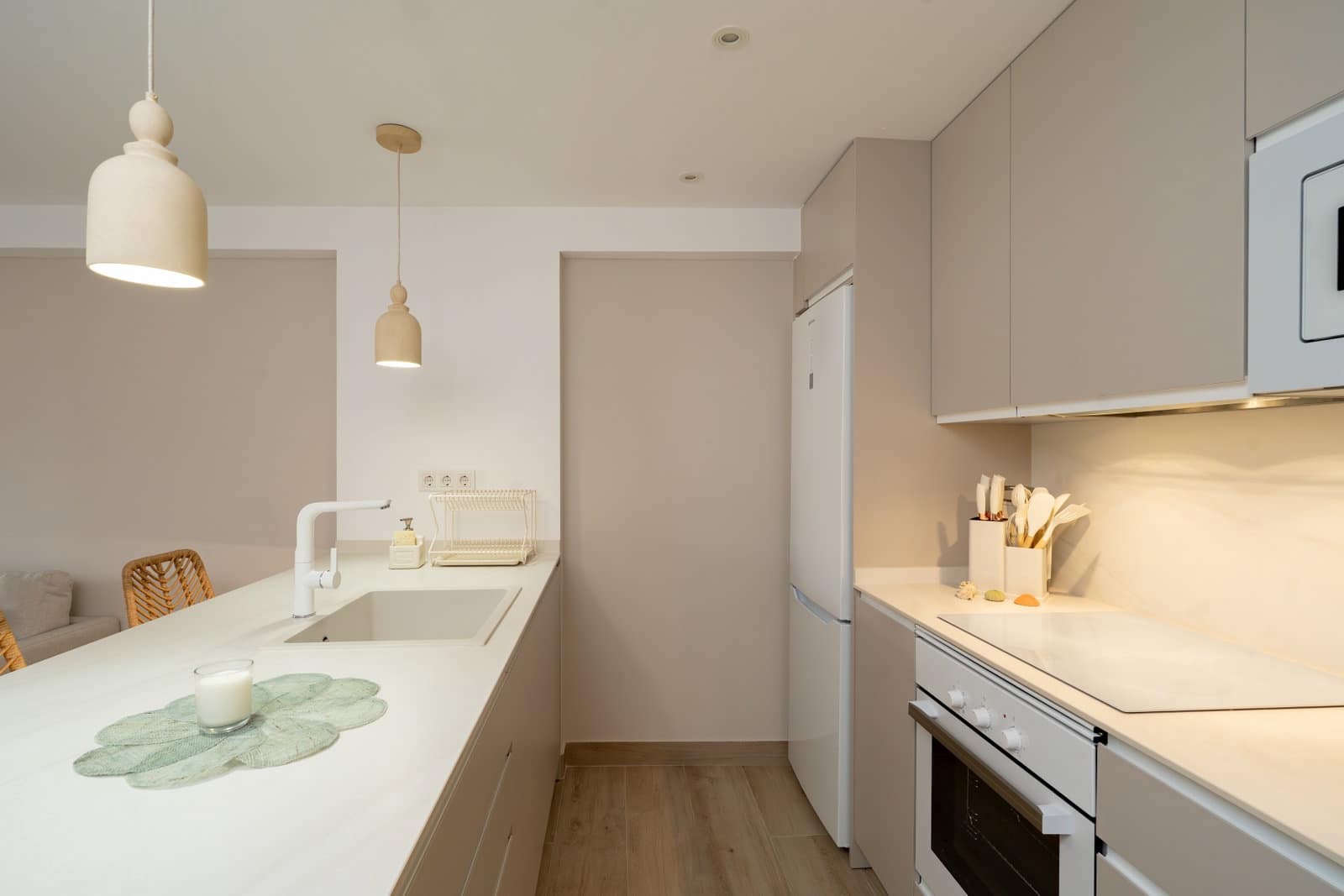 3 bedroom Apartment for rent in Almunecar with pool - € 1,000 (Ref: 10110350)