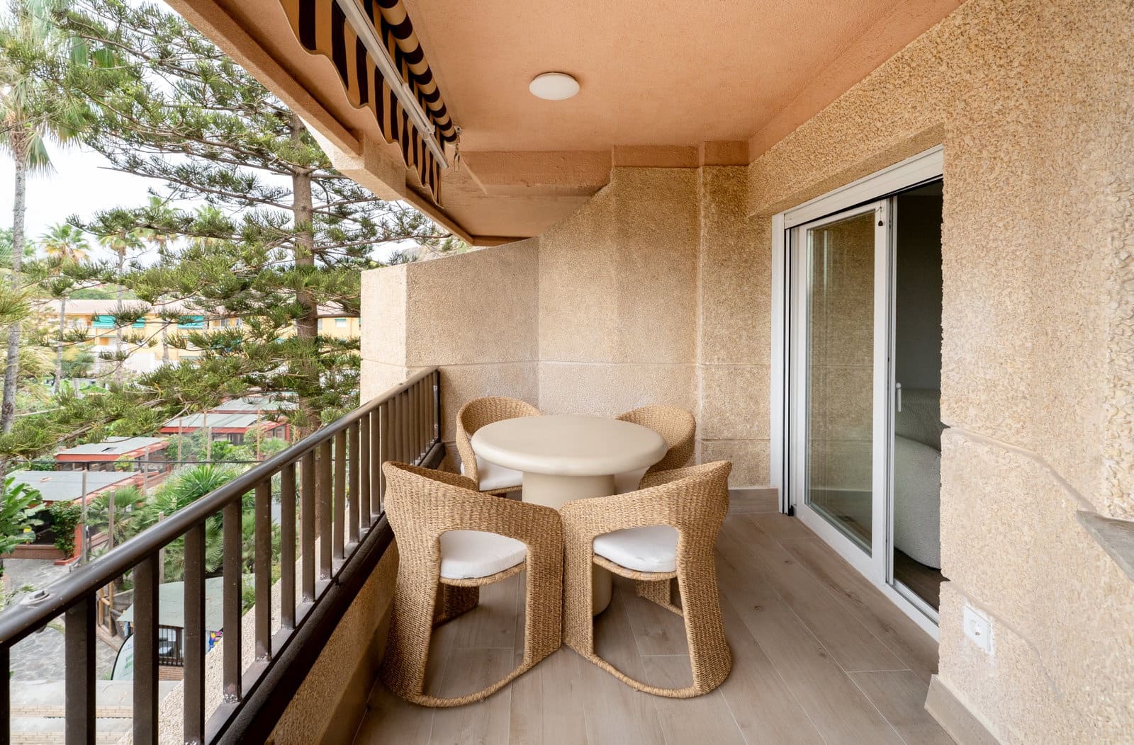3 bedroom Apartment for rent in Almunecar with pool - € 1,000 (Ref: 10110350)