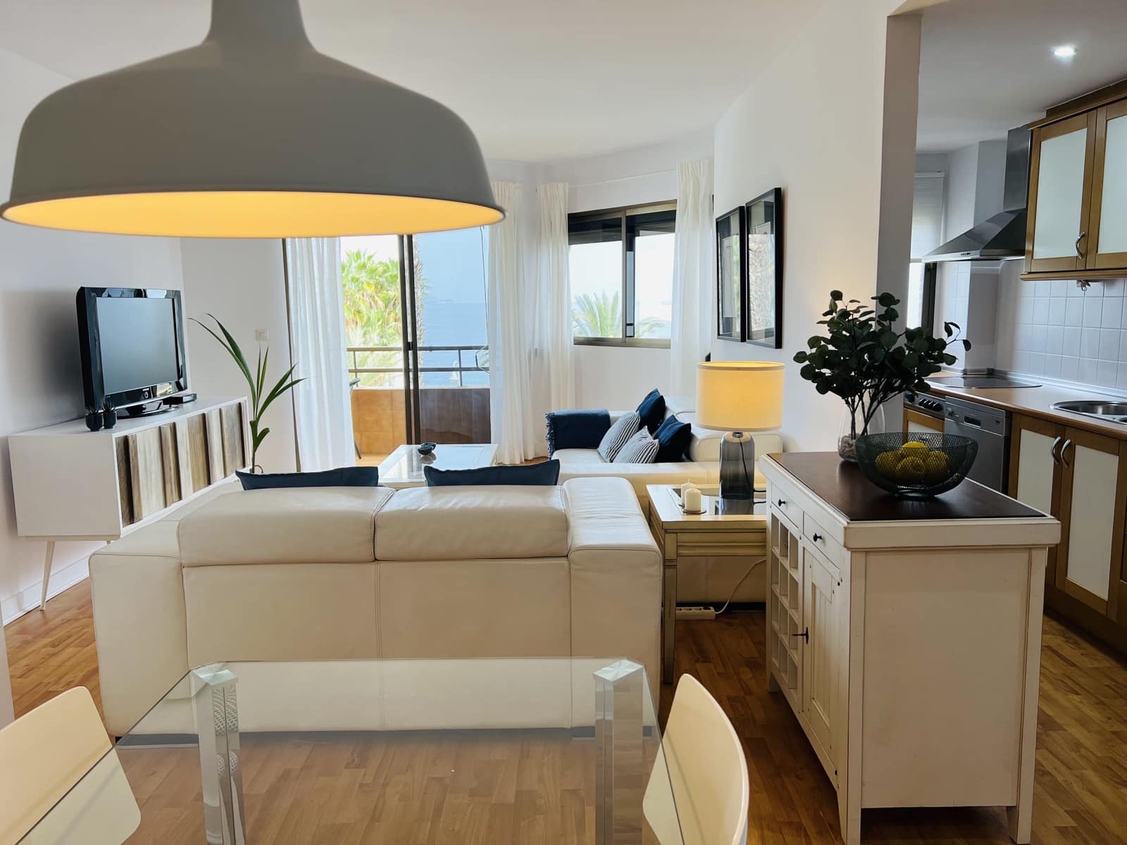 Appartement de 3 chambres à louer à Almunecar avec piscine garage - 850 € (Ref: 5884185)