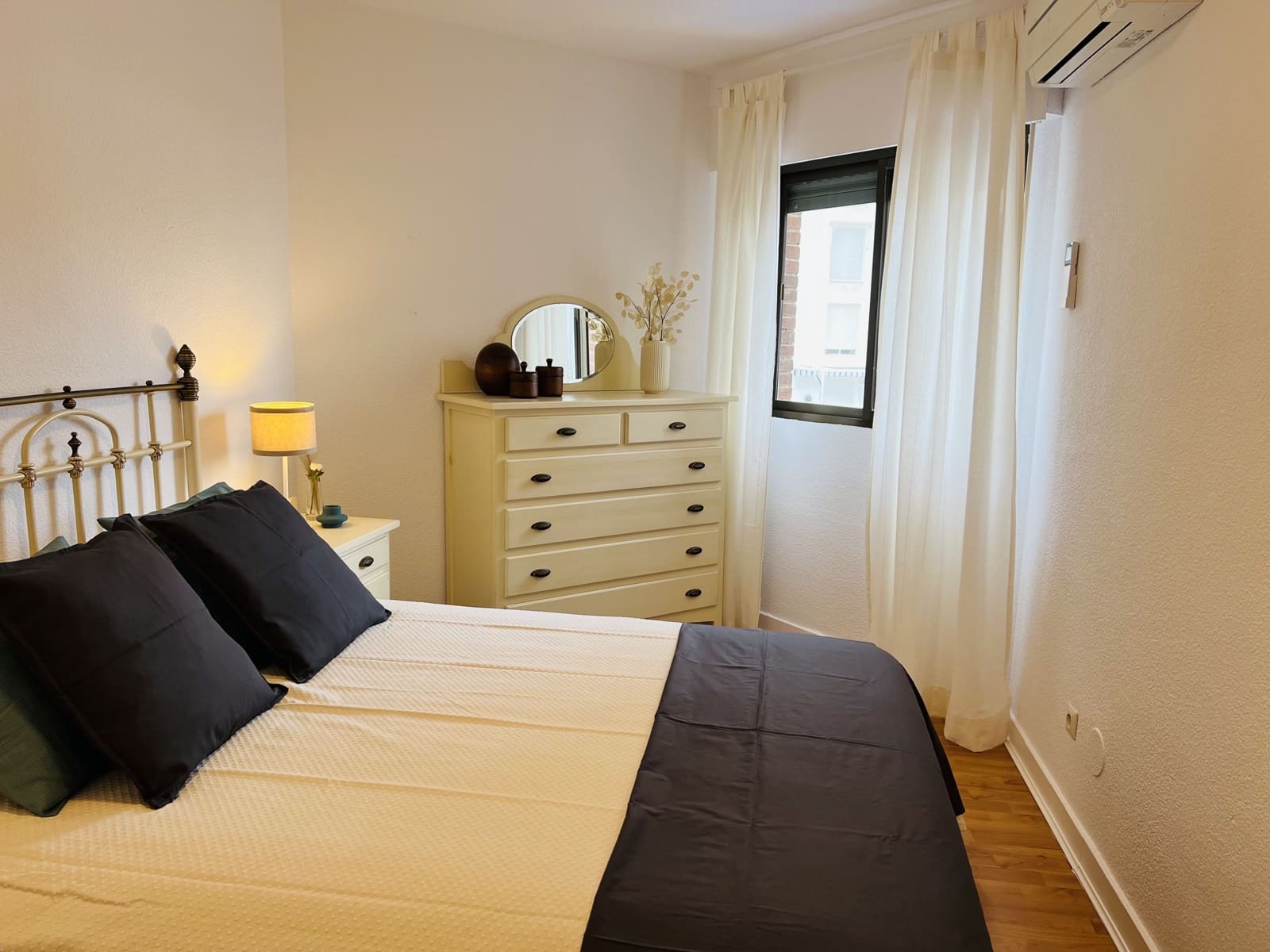 Appartement de 3 chambres à louer à Almunecar avec piscine garage - 850 € (Ref: 5884185)