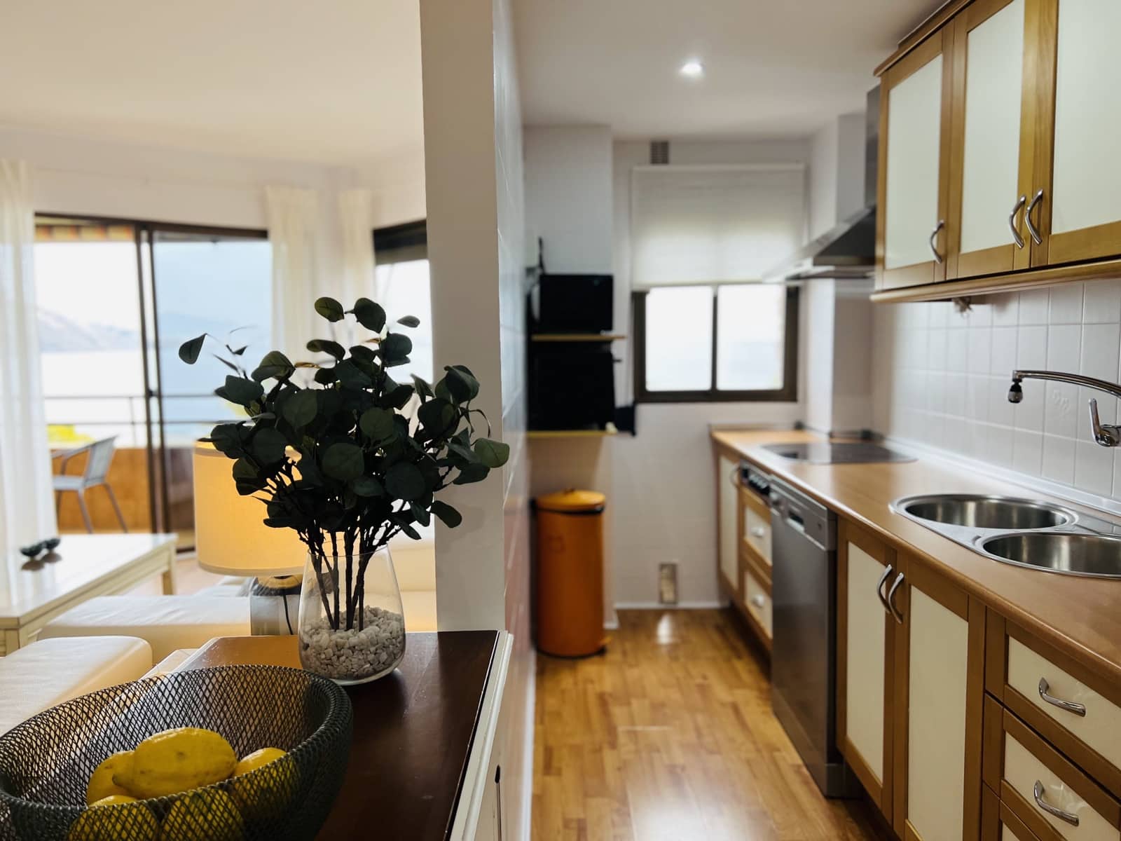 Appartement de 3 chambres à louer à Almunecar avec piscine garage - 850 € (Ref: 5884185)