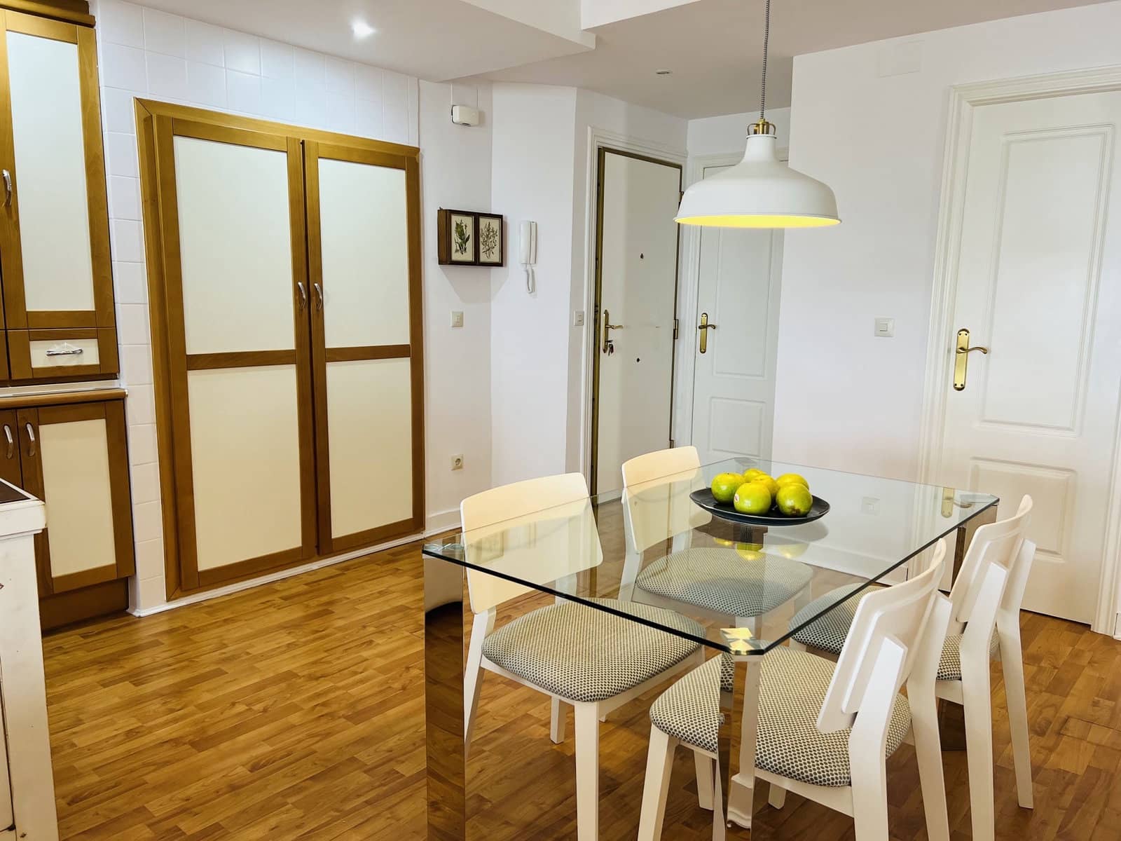 Appartement de 3 chambres à louer à Almunecar avec piscine garage - 850 € (Ref: 5884185)
