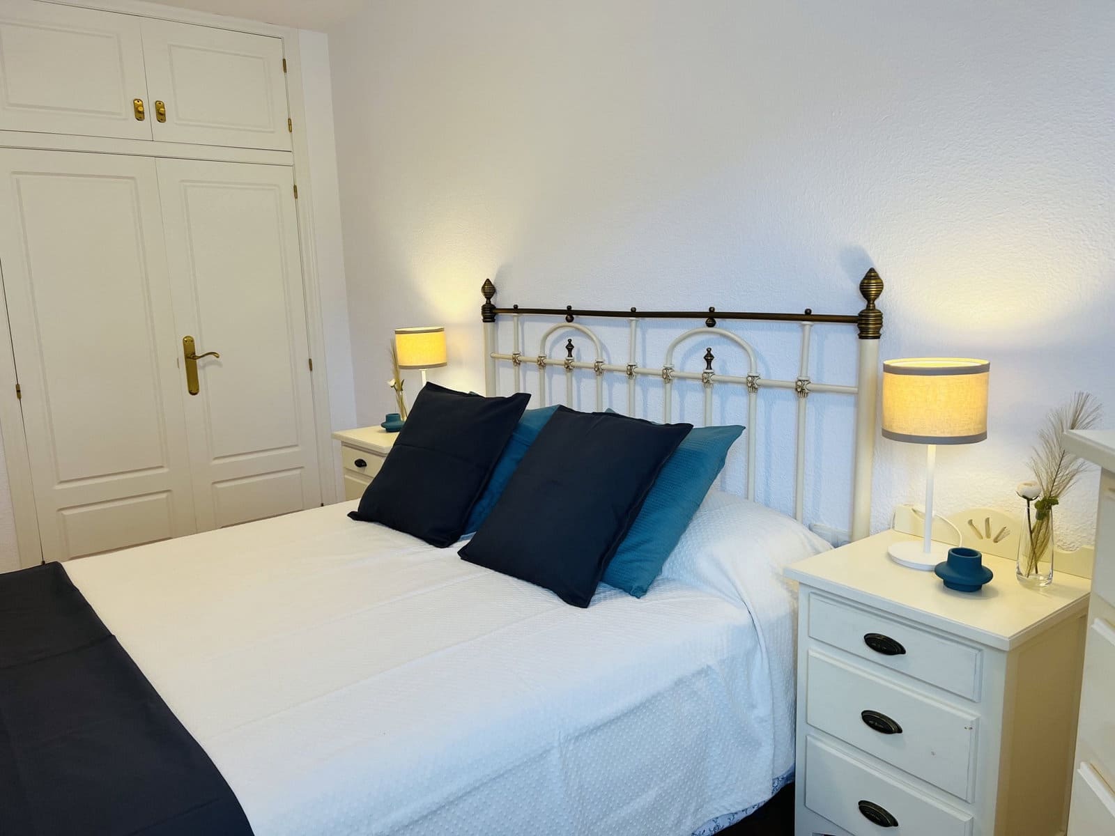 Appartement de 3 chambres à louer à Almunecar avec piscine garage - 850 € (Ref: 5884185)