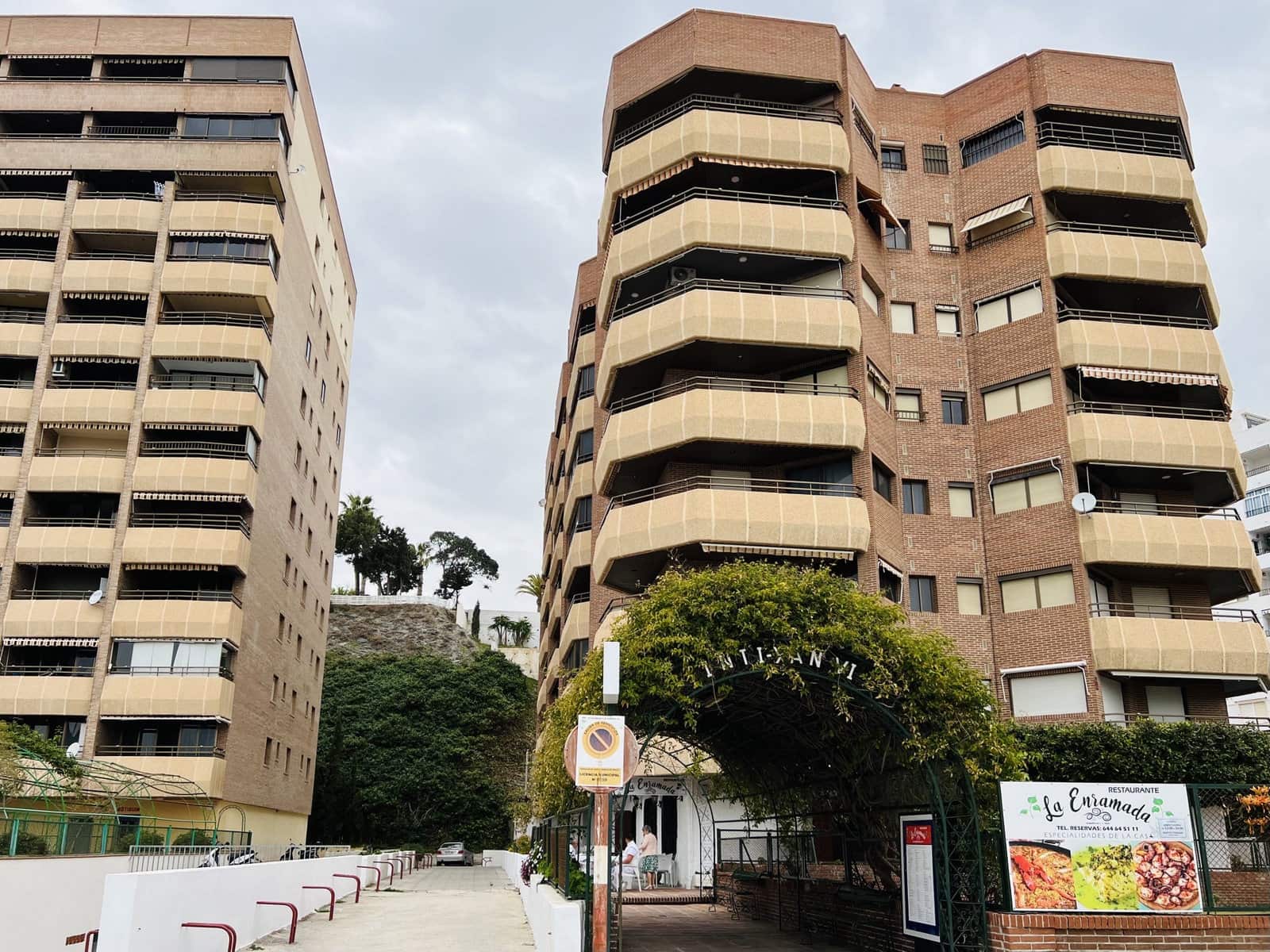 Appartement de 3 chambres à louer à Almunecar avec piscine garage - 850 € (Ref: 5884185)