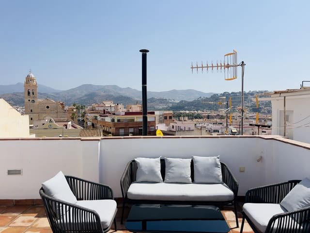 2 bedroom Townhouse for rent in Almuñécar - € 950 (Ref: 5884188)