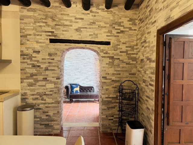 2 bedroom Townhouse for rent in Almuñécar - € 950 (Ref: 5884188)