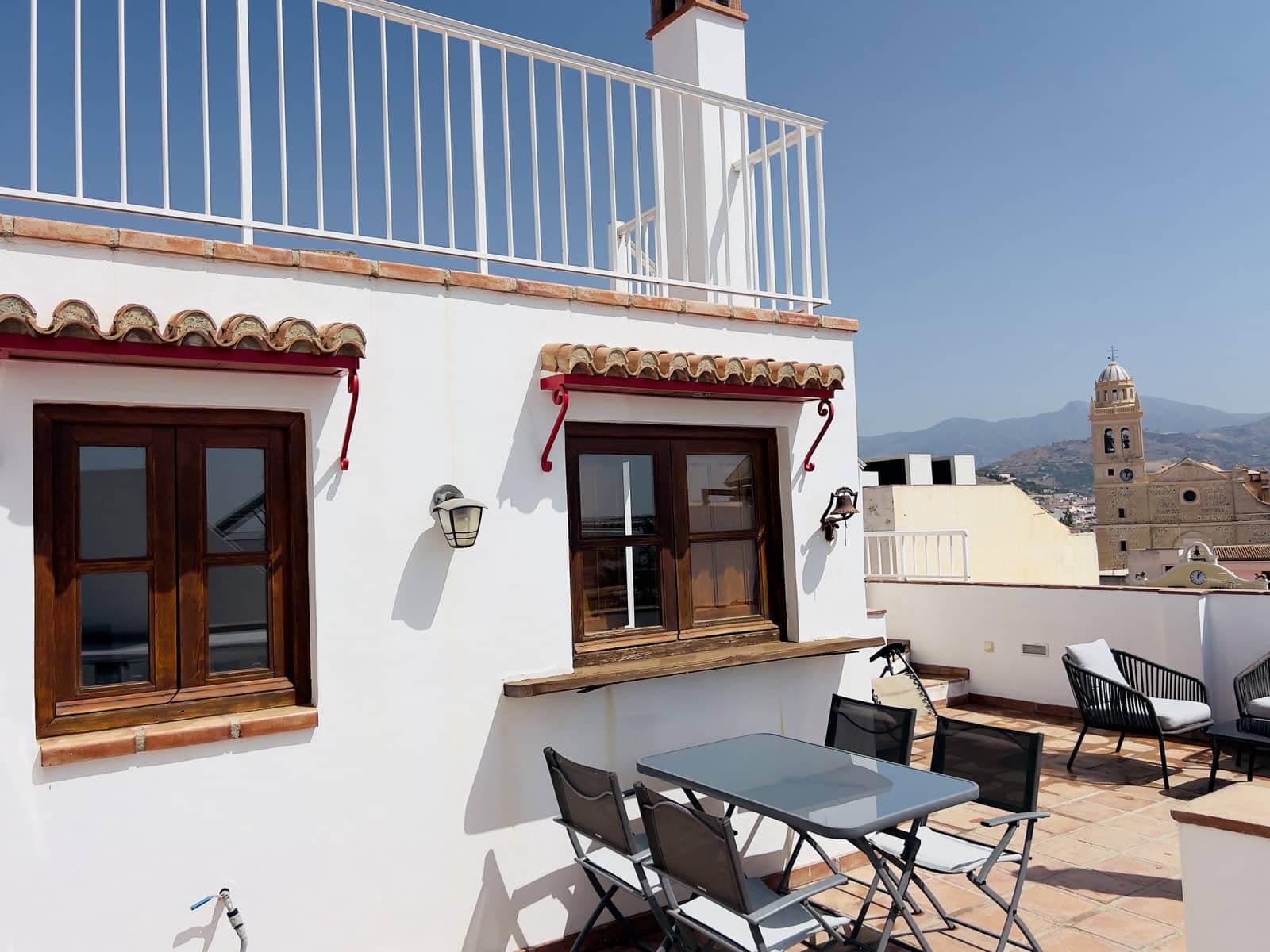 2 bedroom Townhouse for rent in Almunecar - € 950 (Ref: 5884188)
