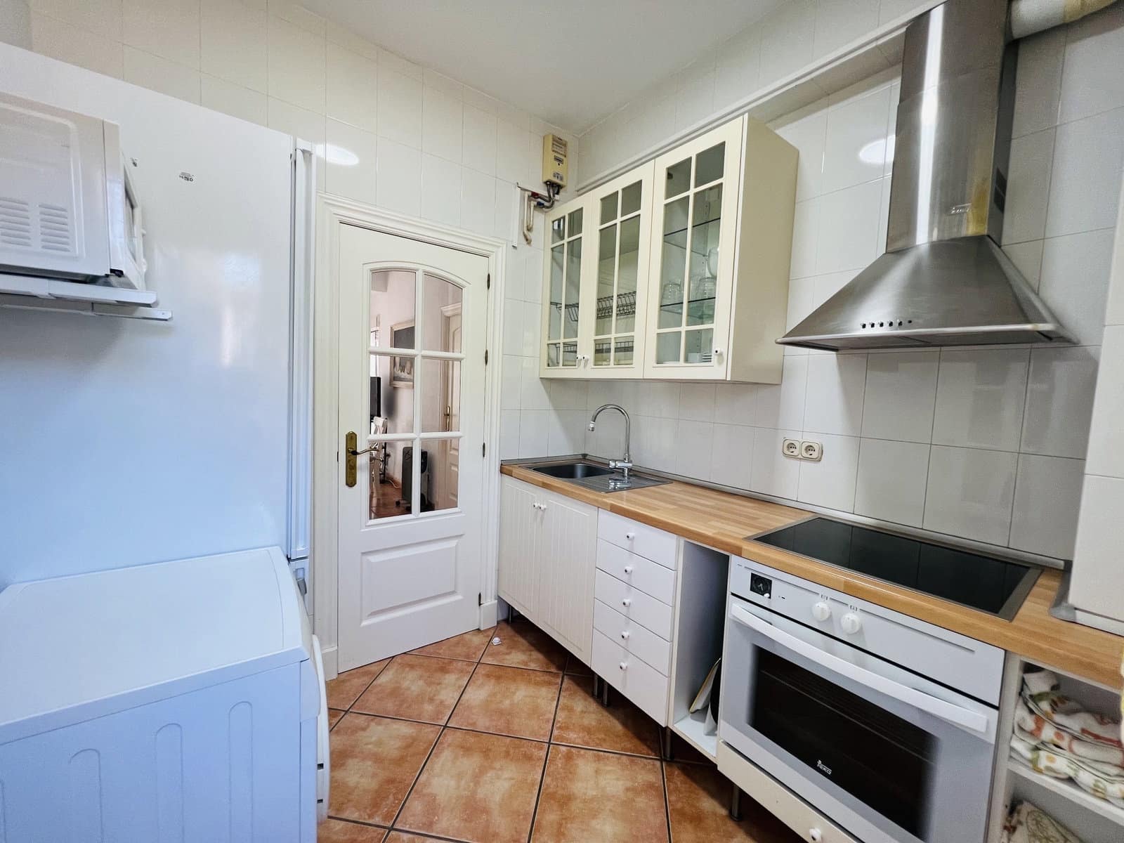3 bedroom Apartment for rent in Almunecar with garage - € 750 (Ref: 5890716)