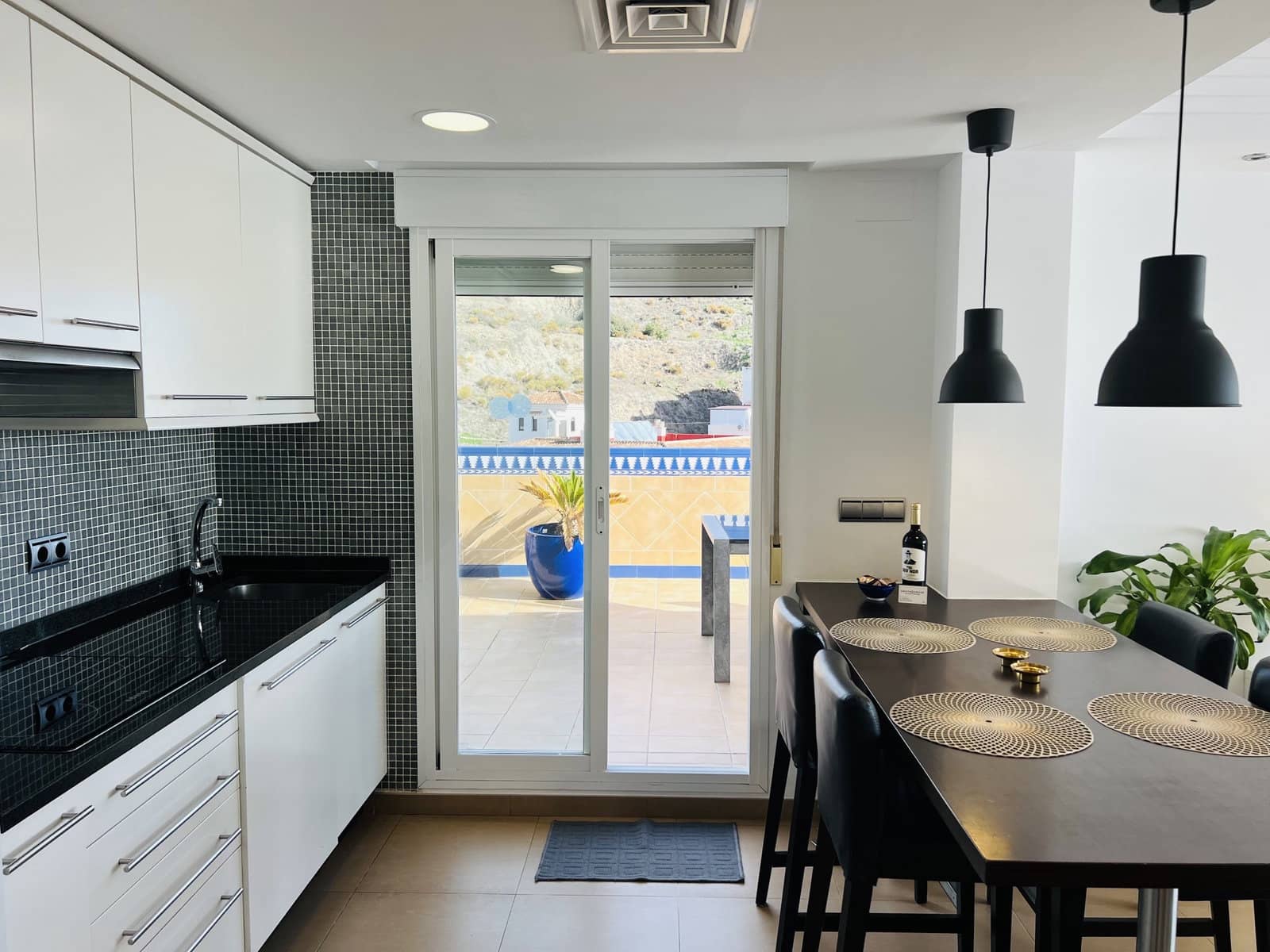 2 bedroom Apartment for rent in Almunecar with pool - € 1,375 (Ref: 5944405)