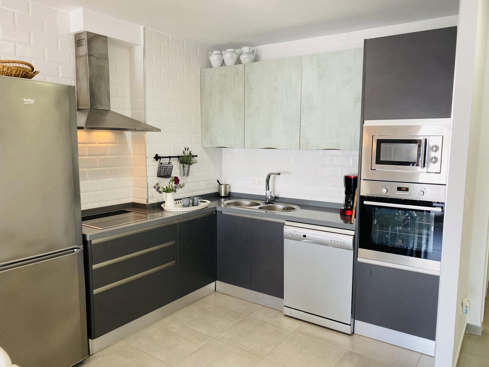 2 bedroom Apartment for rent in Almunecar with pool - € 950 (Ref: 5985848)