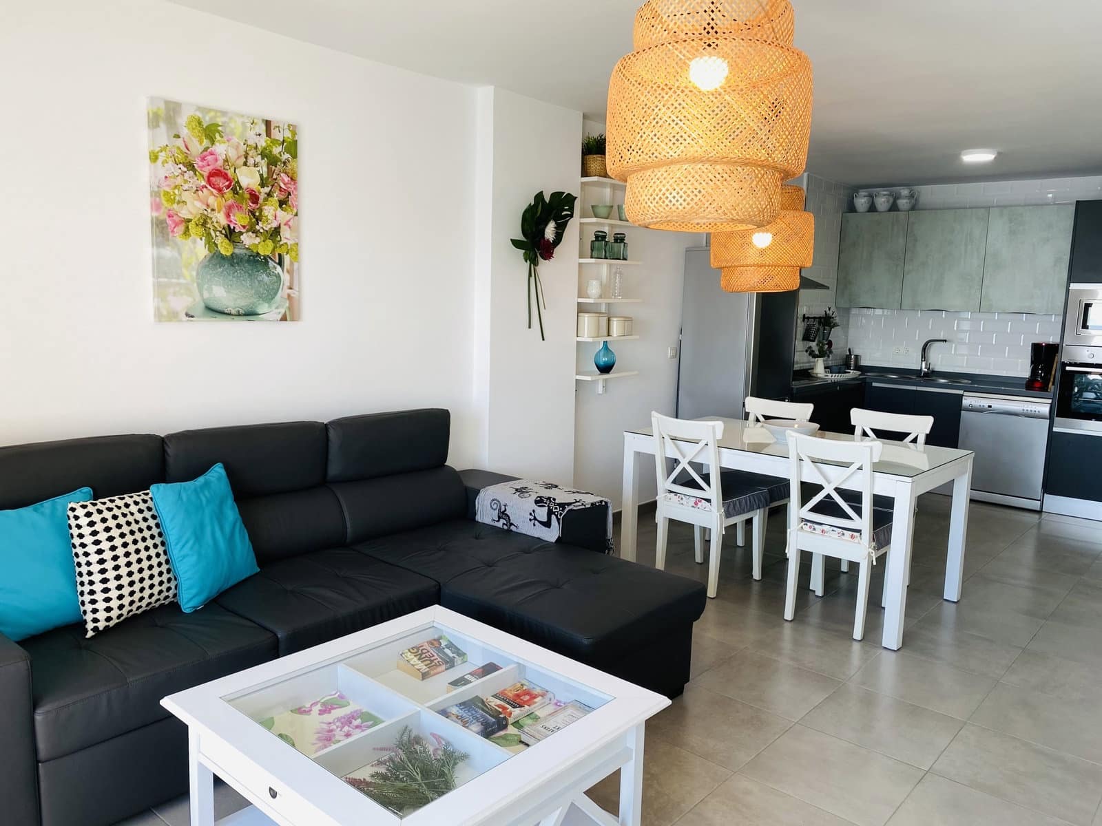 2 bedroom Apartment for rent in Almunecar with pool - € 950 (Ref: 5985848)