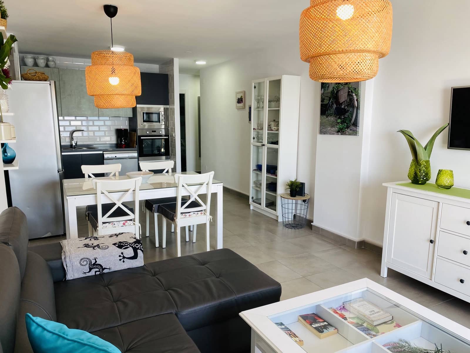 2 bedroom Apartment for rent in Almunecar with pool - € 950 (Ref: 5985848)