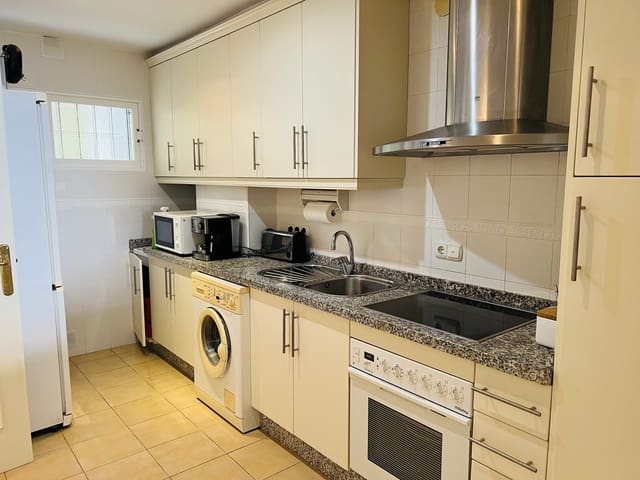 2 slaapkamer Appartement te huur in Almuñécar - € 1.000 (Ref: 6768064)