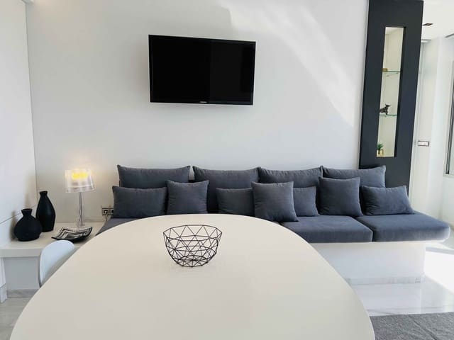 Apartamento de 1 habitación en La Herradura, Almuñécar en alquiler con garaje - 1.000 € (Ref: 6980966)