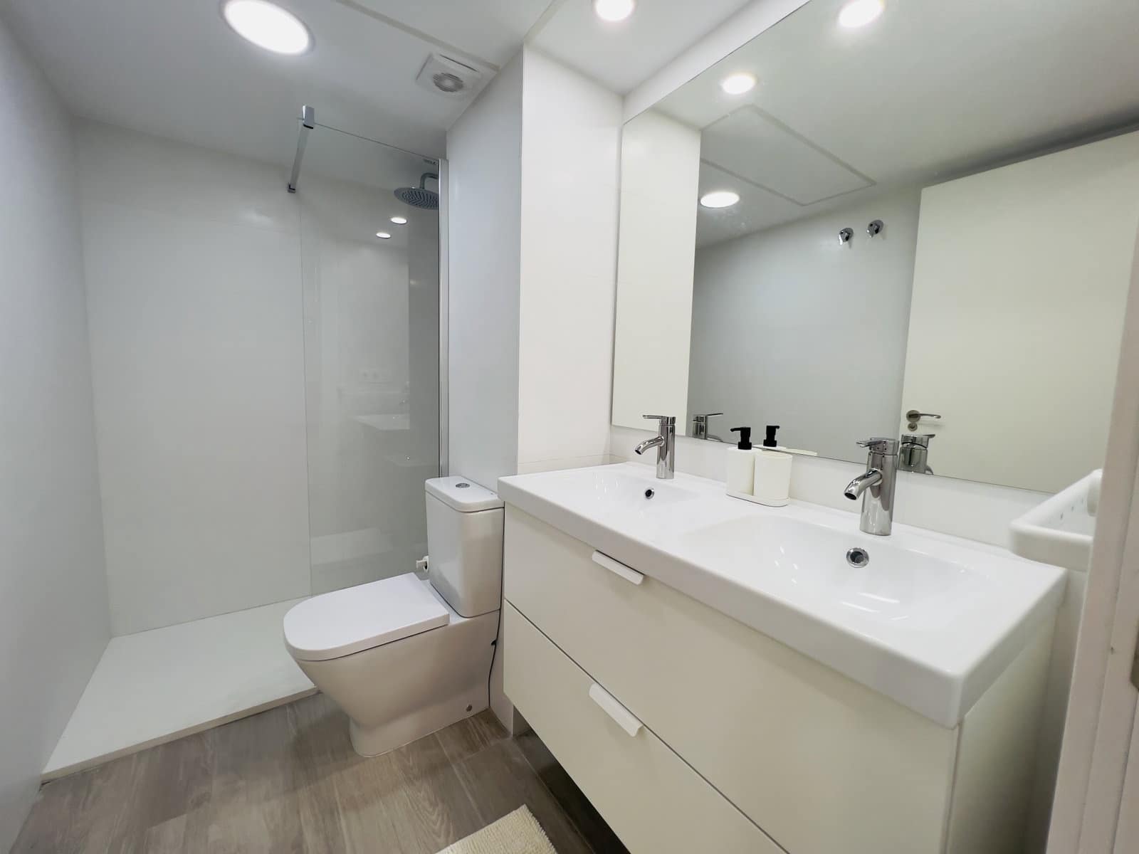 2 Zimmer Apartment zu vermieten in Almunecar mit Pool - 775 € (Ref: 7092265)