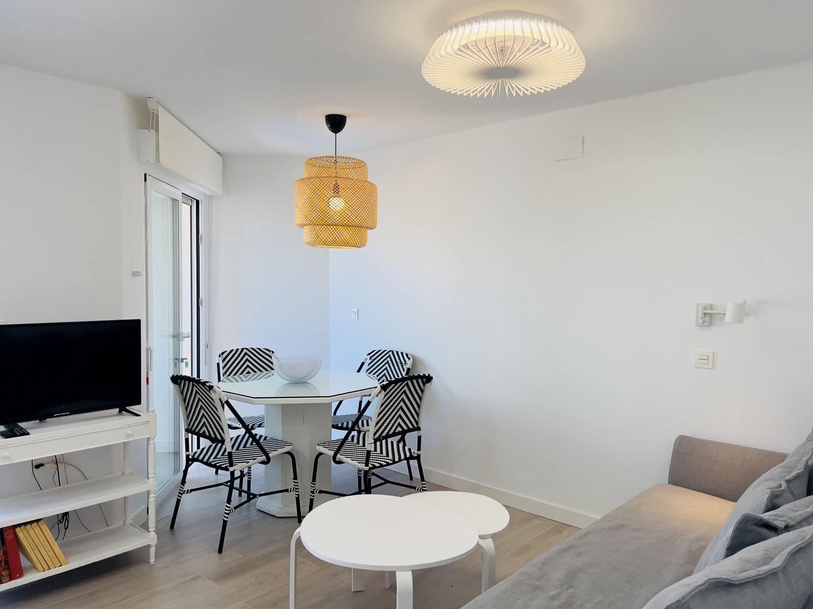 2 Zimmer Apartment zu vermieten in Almunecar mit Pool - 775 € (Ref: 7092265)
