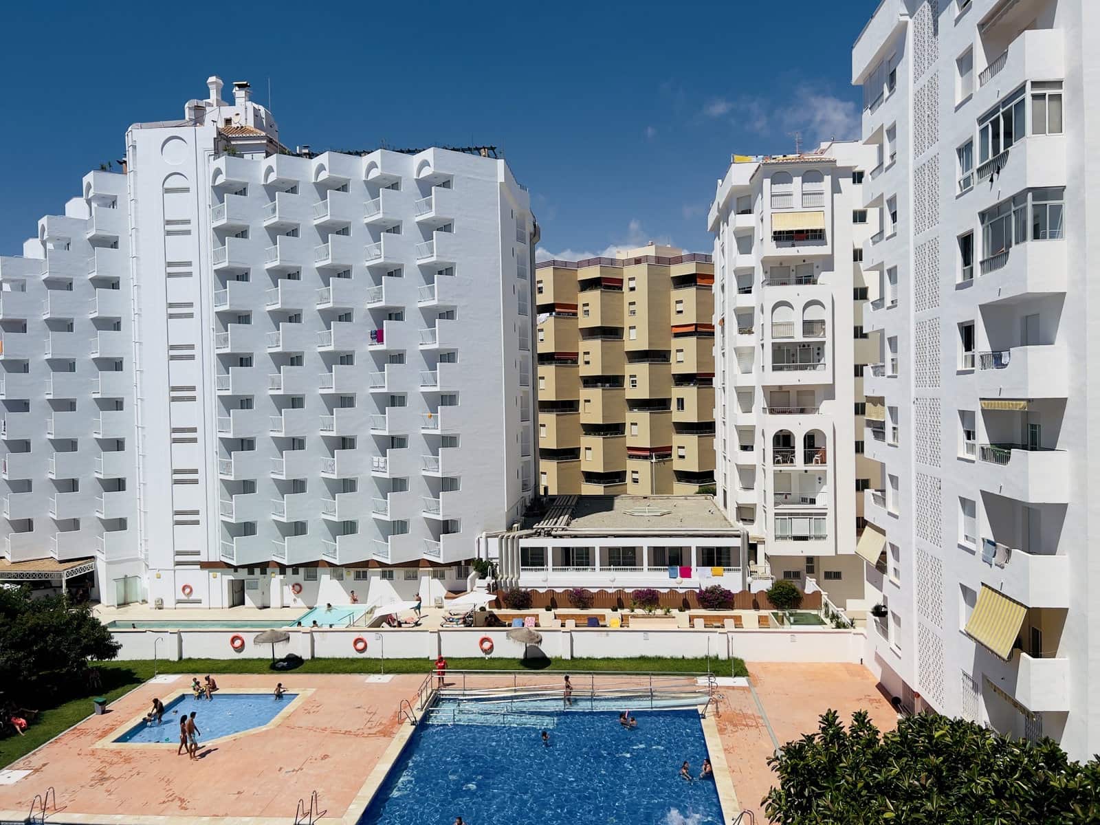 2 Zimmer Apartment zu vermieten in Almunecar mit Pool - 775 € (Ref: 7092265)