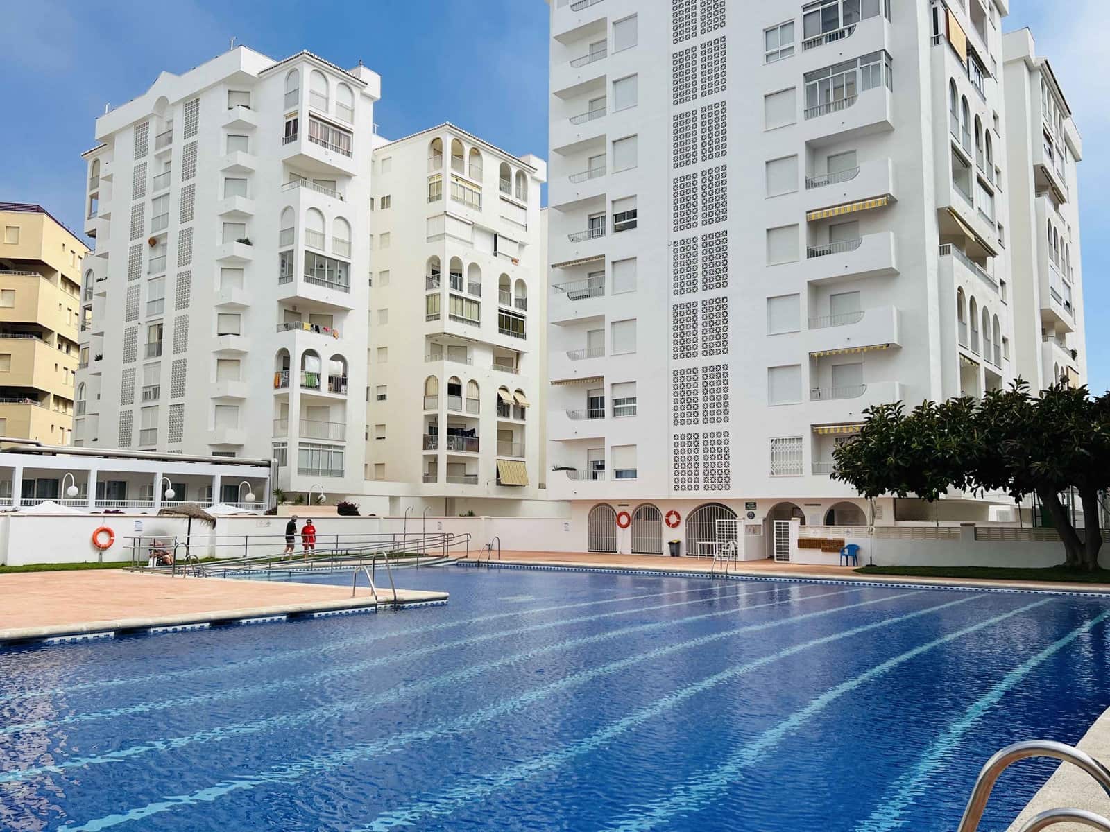 2 Zimmer Apartment zu vermieten in Almunecar mit Pool - 775 € (Ref: 7092265)