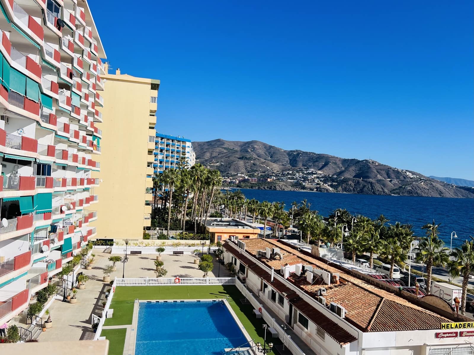 Appartement de 3 chambres à louer à Almunecar avec piscine garage - 820 € (Ref: 7987139)