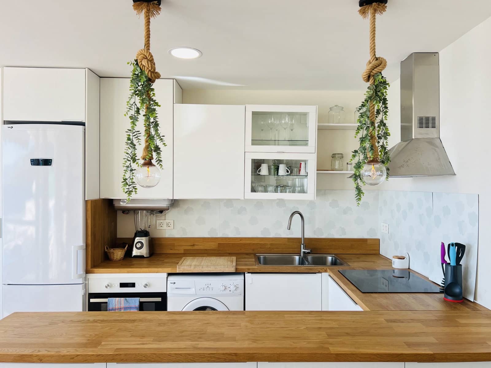 3 sovrum Lägenhet att hyra i Almunecar med pool garage - 820 € (Ref: 7987139)