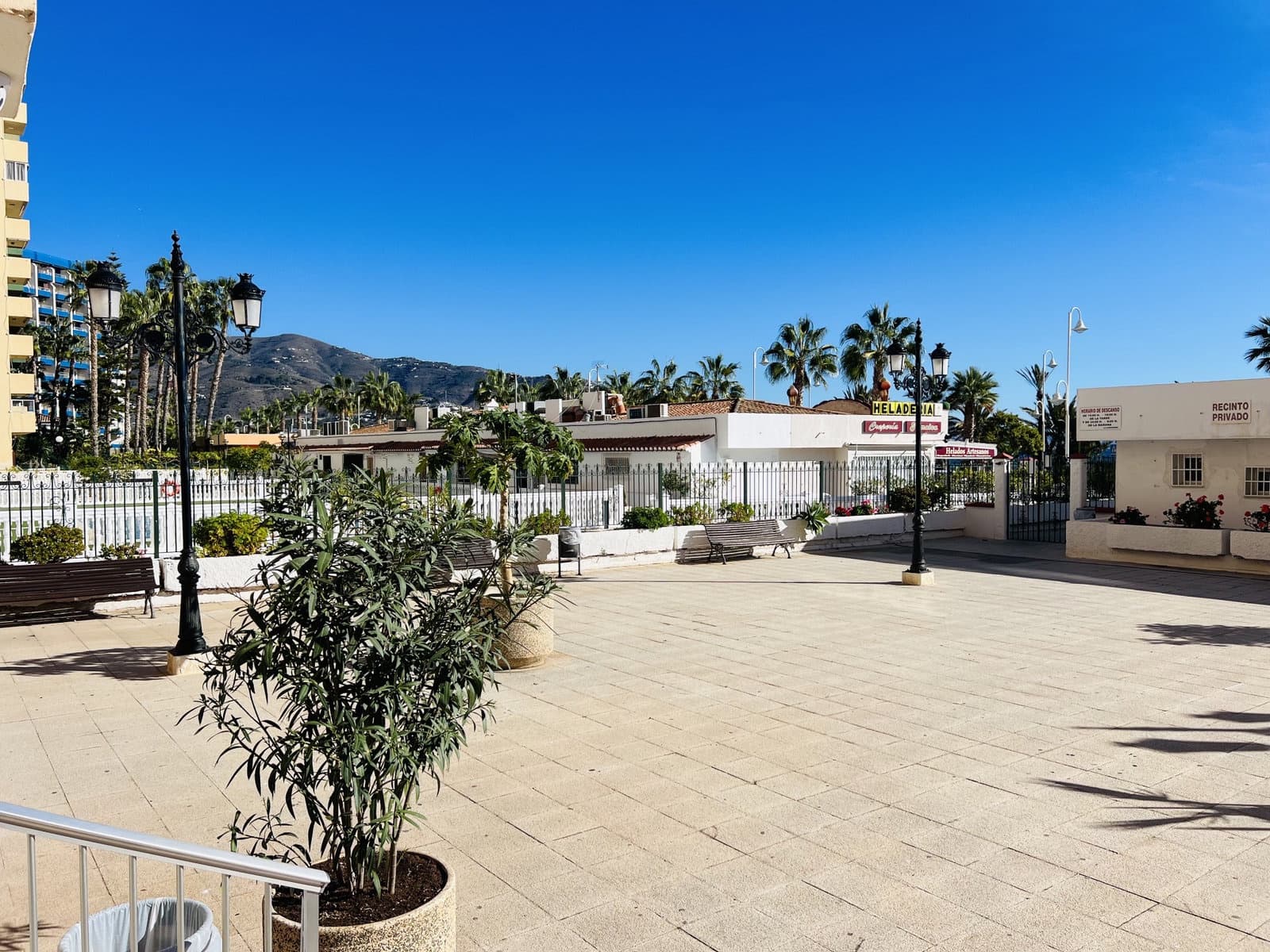 3 sovrum Lägenhet att hyra i Almunecar med pool garage - 820 € (Ref: 7987139)