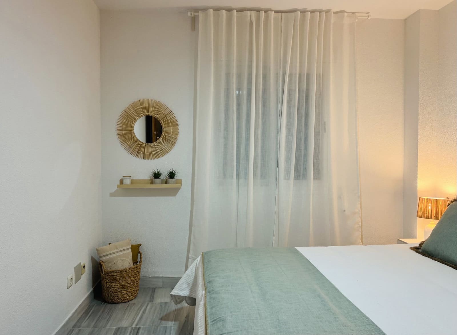 Apartamento de 2 habitaciones en Almuñécar en alquiler con piscina - 825 € (Ref: 8103368)