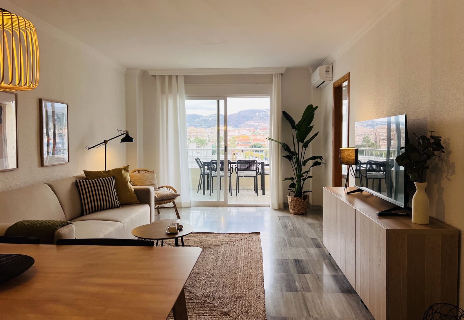 Apartamento de 2 habitaciones en Almuñécar en alquiler con piscina - 825 € (Ref: 8103368)