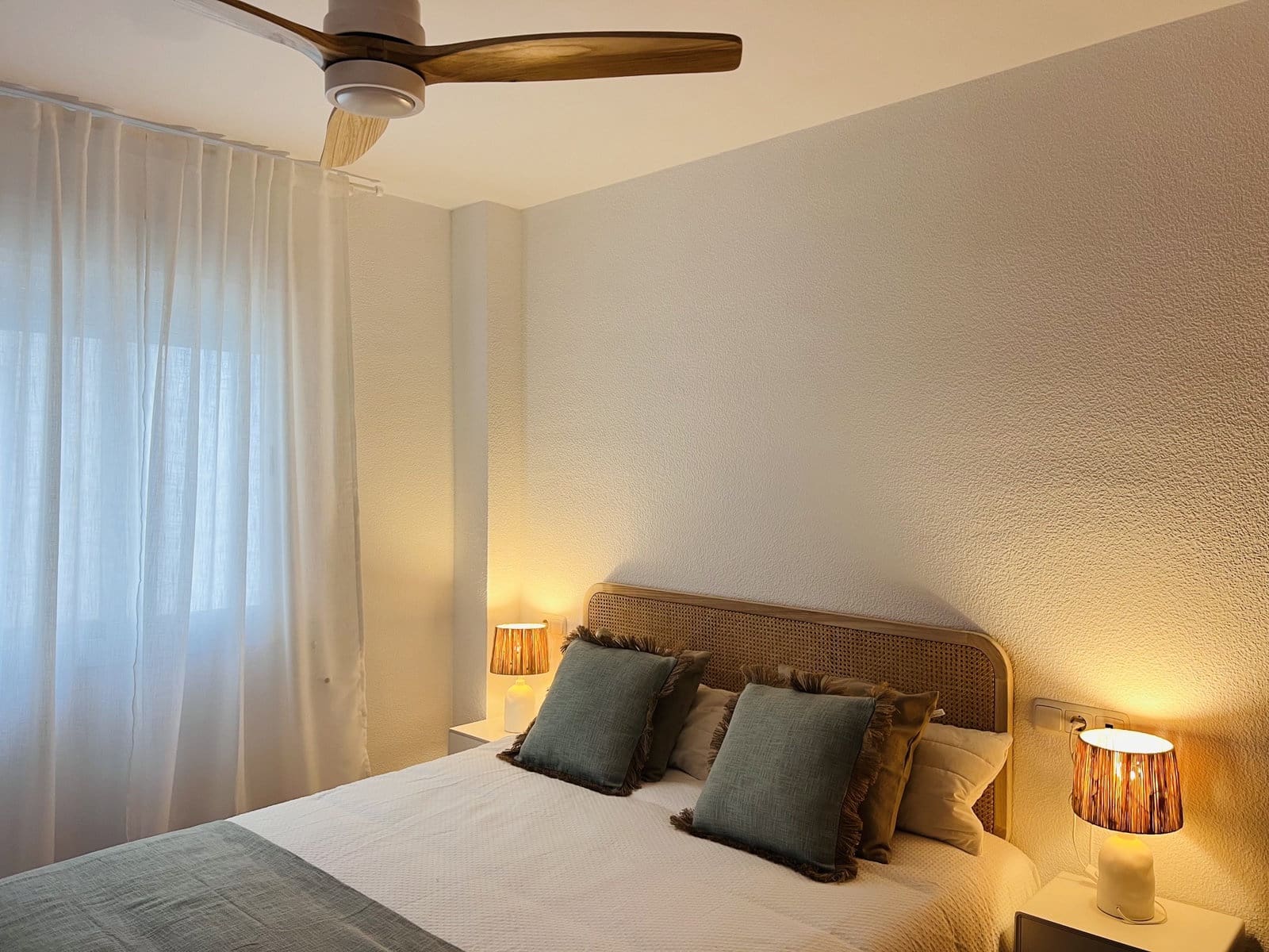 Apartamento de 2 habitaciones en Almuñécar en alquiler con piscina - 825 € (Ref: 8103368)