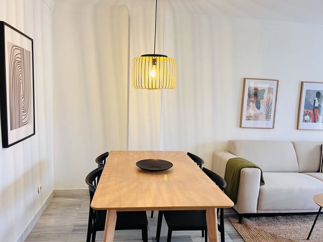 Apartamento de 2 habitaciones en Almuñécar en alquiler con piscina - 825 € (Ref: 8103368)